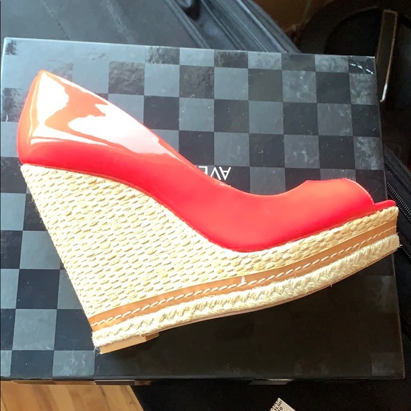 Saks fifth ave espadrilles. - Picture 2 of 8
